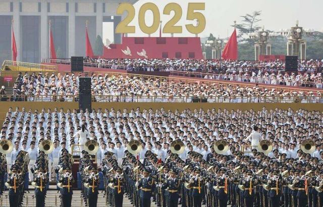 反华势力出现？93阅兵期间，多人公开诋毁中国，内容荒诞身份特殊