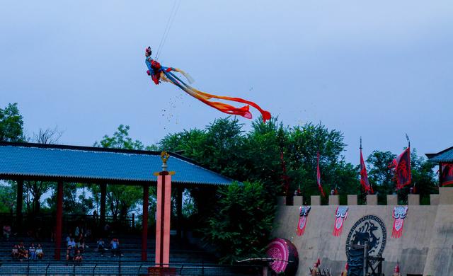 天上王城：是修建在山顶的城，更是漂浮在云端的国