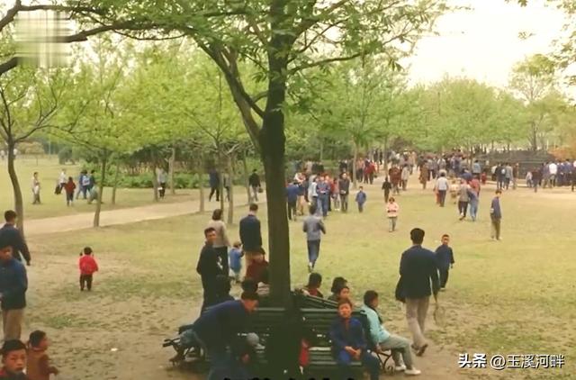 1966年外国人拍摄的上海影像，上海女人很精致，衣着朴素精神富足