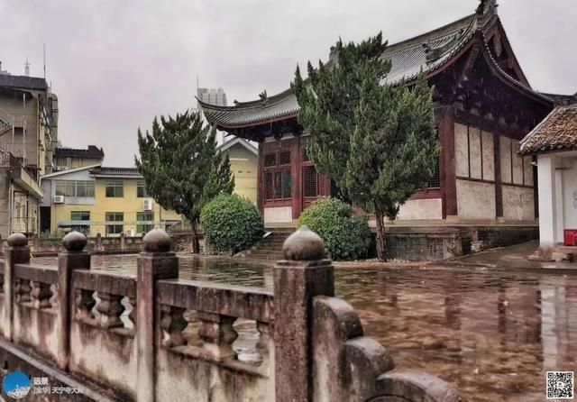 公务员辞职捡垃圾，老婆闹离婚！27年后，他让60栋古宅起死回生！