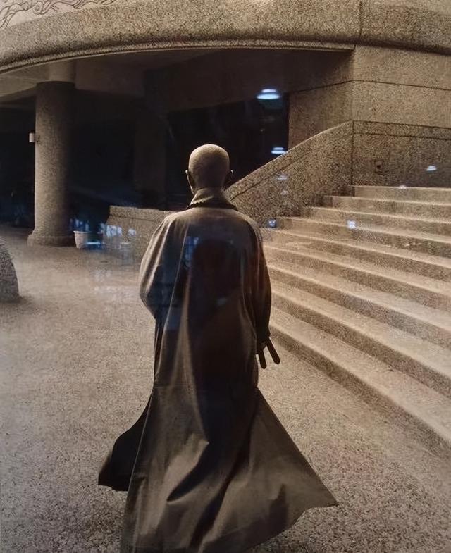 释永信被查，才知道她有多让人敬佩