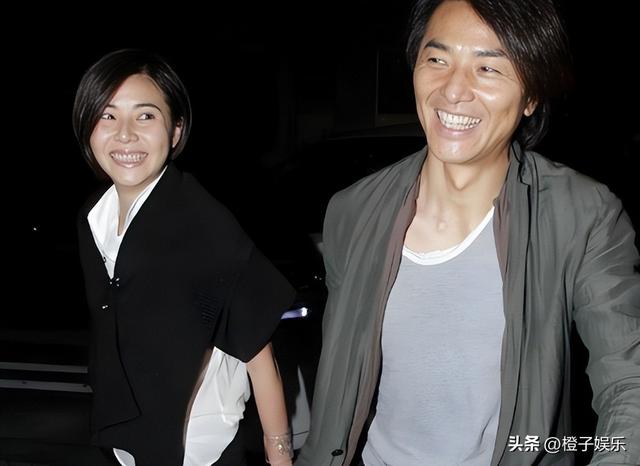 21岁拍三级，30岁被出轨，38岁嫁大佬，如今52岁没孩子也被宠成宝