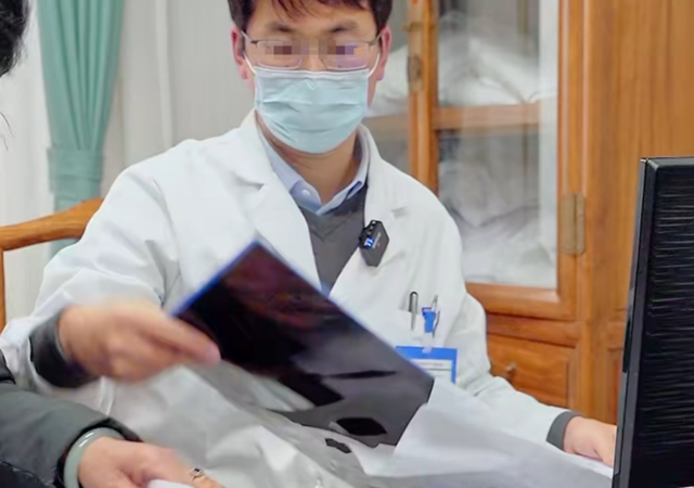 62岁大哥吃阿司匹林和利伐沙班，1年后复查，结果如何了