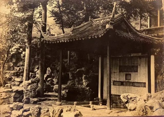 无锡往事：《游惠山的“酥糯香甜”》（作者 华钰麟）