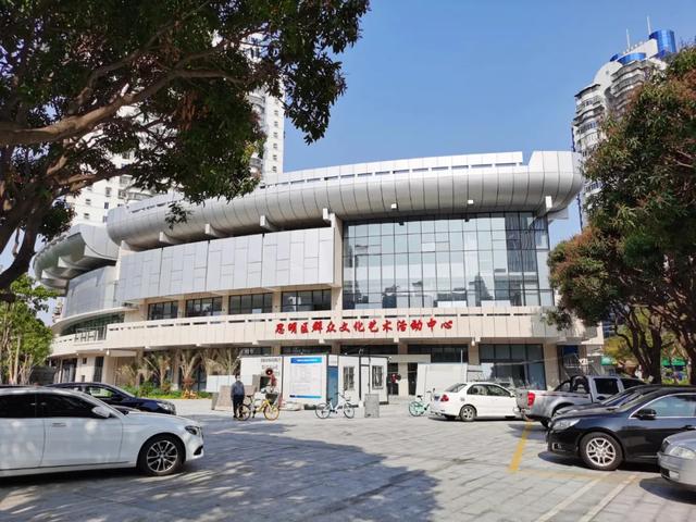 跟着唐汉霄《凌香里》打卡厦门!秋季街巷休闲游,周末逛起来→