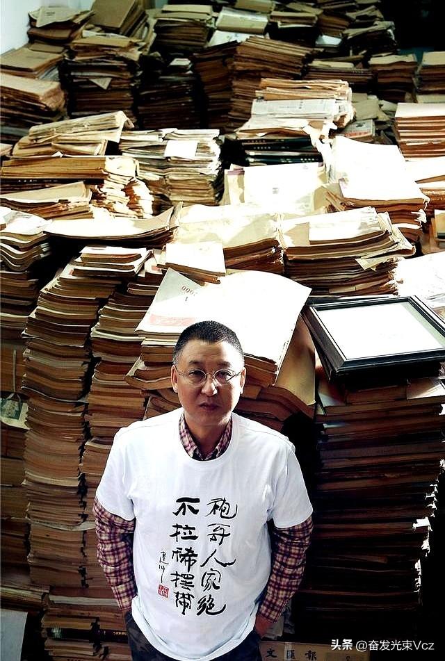 他当市长嫌工资低，辞职去“捡破烂”，捡到80亿财富非要上交国家