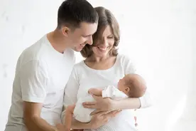 宝宝出生后第一天新手爸妈需要做什么？一定要看！图片