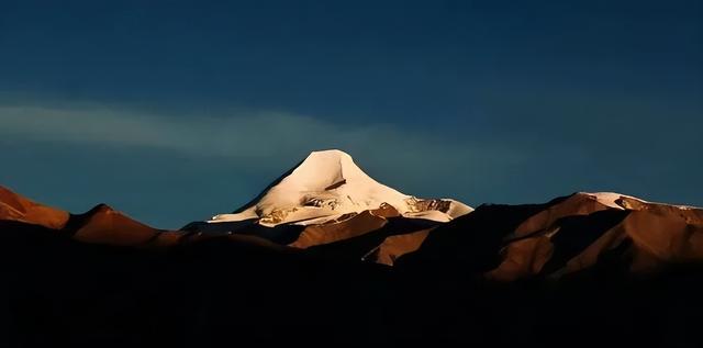 极地那曲不仅美在雪山湖泊，更美在每一棵生机盎然的树