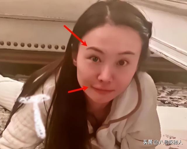 35岁郑爽近照曝光！形象管理失败，彻底成了素人，在美日子舒坦了