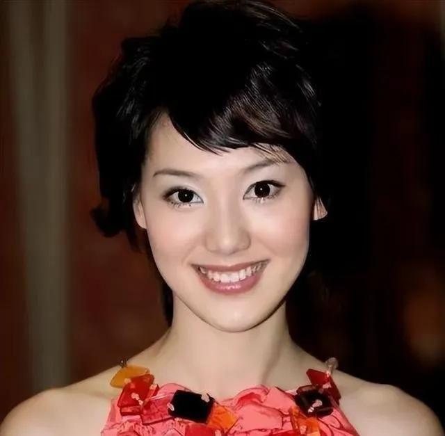 私生活混乱 被央视除名 、陪睡上位 她身上的标签哪个是真？