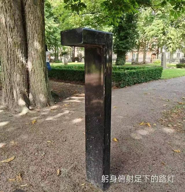 彩色旅图｜在马尔默路过阿道夫城市广场，无意间踏进一座美丽墓园