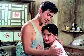 靠《牧马人》走红，嫁人后加入法国国籍，如今带儿子回国发展图片