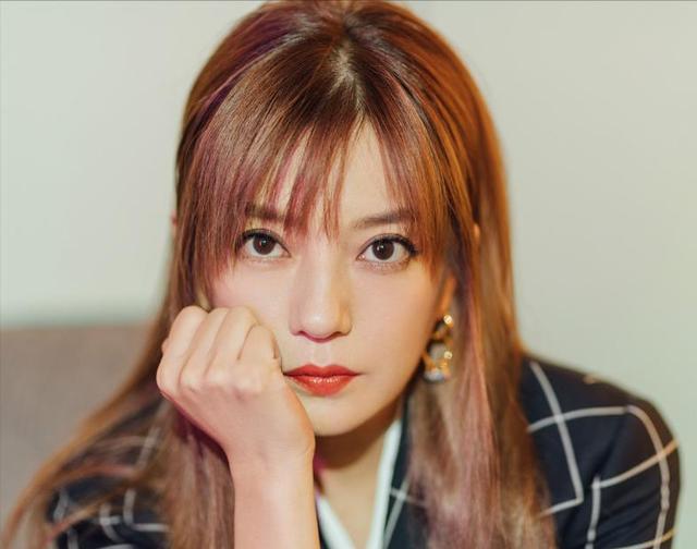 事业没了	、婚也离了，49岁赵薇近况曝光	，原来被封杀只是冰山一角