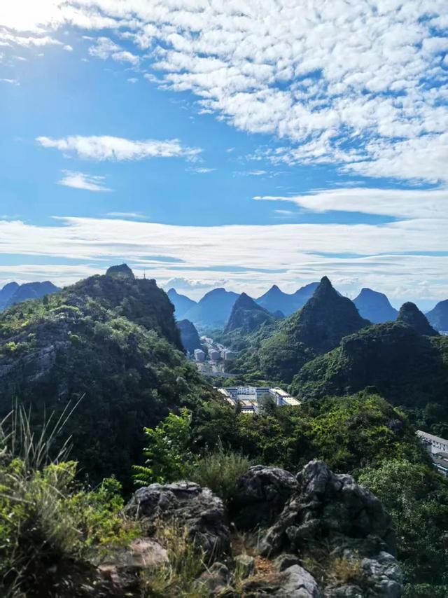 桂林：登峰尽赏满城秋！