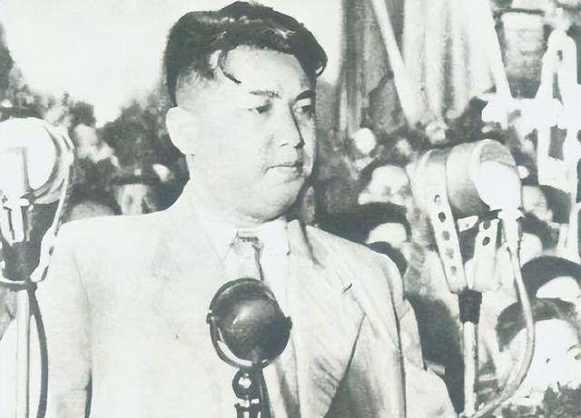 志愿军刚入朝鲜，金日成想要指挥权，彭德怀：你指挥过多少军队？