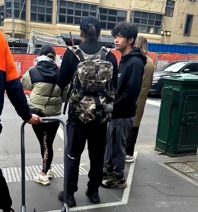 年轻时管不住下半身，如今却让18岁儿子买了单，张柏芝她后悔吗？