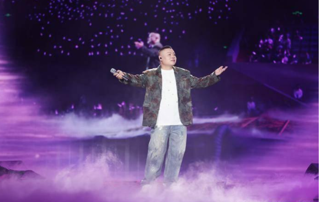 震惊！岳云鹏北京演唱会火爆开唱 跨界融合相声与音乐引热议