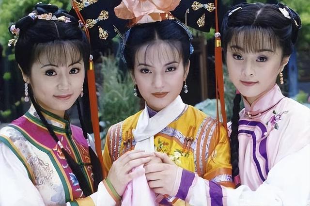 拔出萝卜带出泥！49岁赵薇近况被曝	，原来圈内封杀只是冰山一角