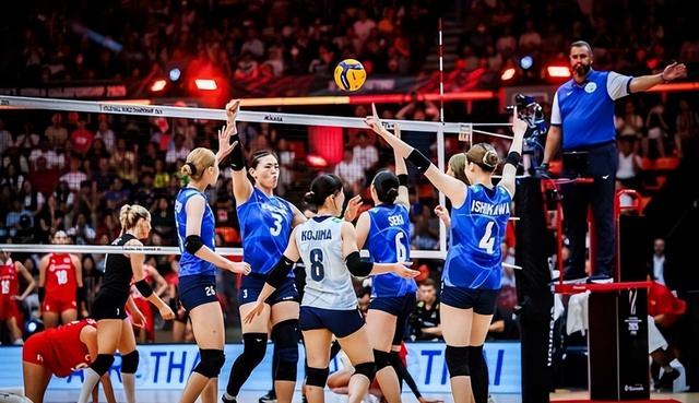 3-2！女排悲喜夜：世界冠军轰然倒下，意大利恶战逆转，巴西出局