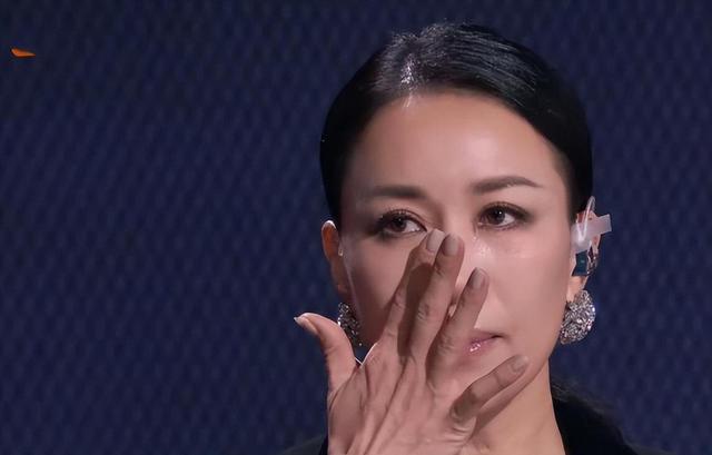 闫学晶哭穷风波大反转！儿子忍不住说出真相，有一点让那英说对了