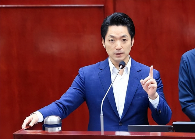 当着所有人的面，蒋万安喊出一句话，给处境艰难的赖清德沉重一击