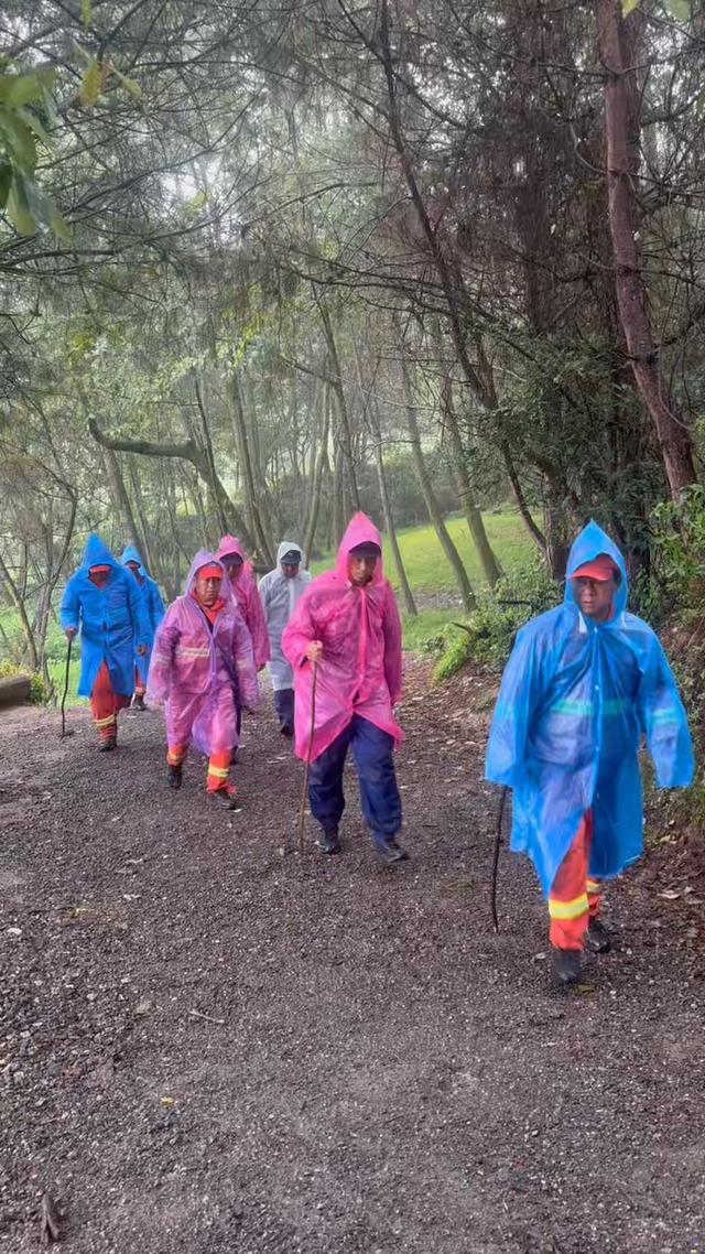 痛心！8岁自闭男童遗体已被找到，救援人员曝死因，父亲悲痛发声