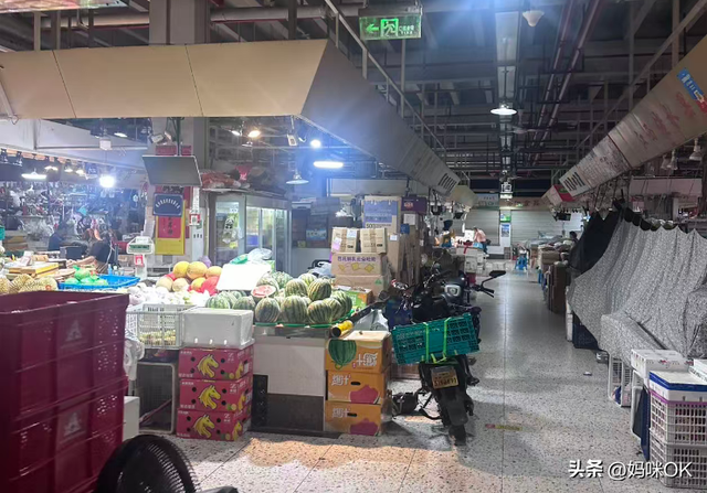 比起西贝，我在菜市场二楼见过的“隐秘角落”更让人意外…