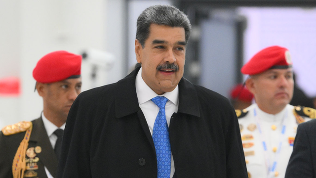 扛不住？美军航母逼近，马杜罗同意求和，特朗普批准CIA秘密行动