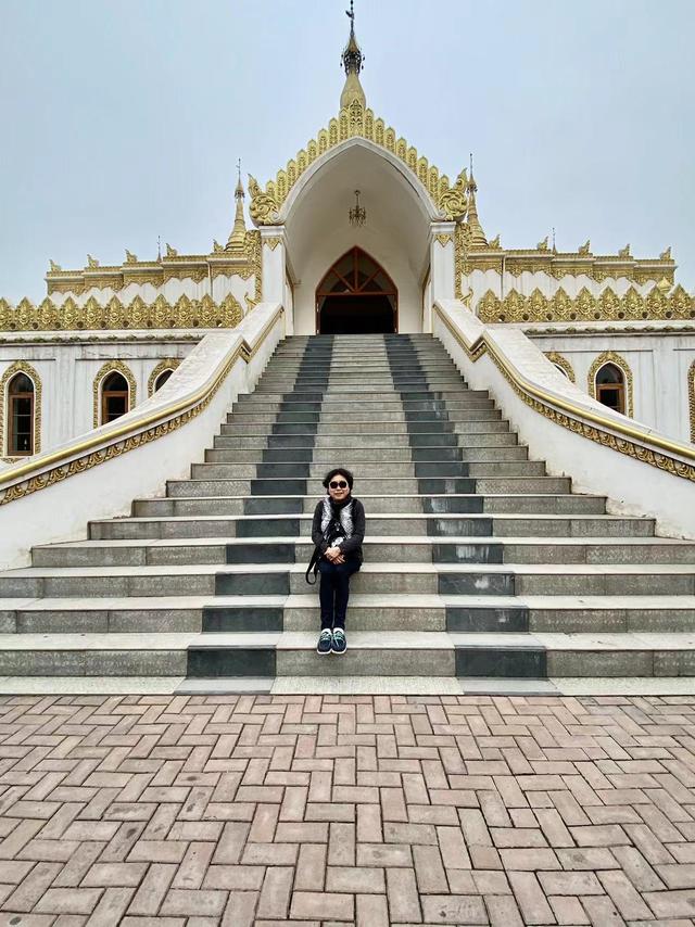 金顶佛光：白马寺的静与美