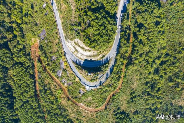 大理郊外的G214国道有个观景台,是只适合骑友去打卡的好去处