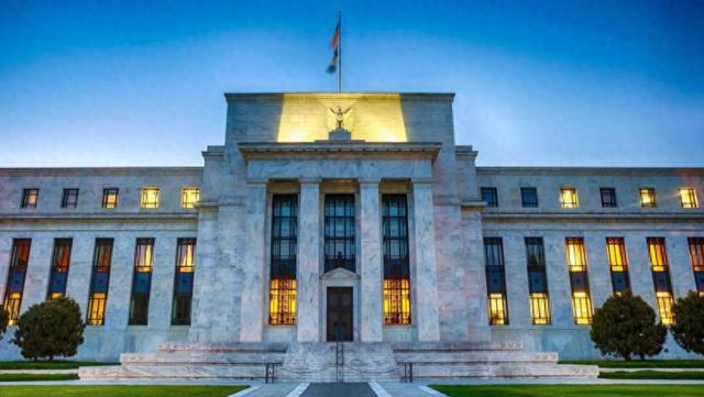 美联储又爆丑闻！高官噤声期交易个股，辞职后特朗普火速补位