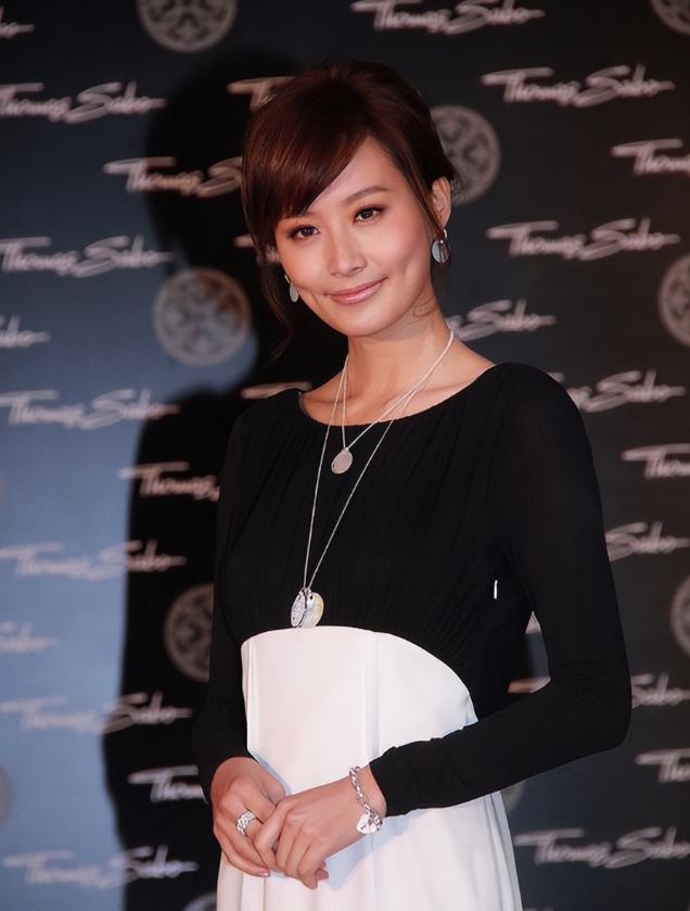 因生不出孩子被踢出豪门，二婚后却儿女双全，陈法拉终于扬眉吐气
