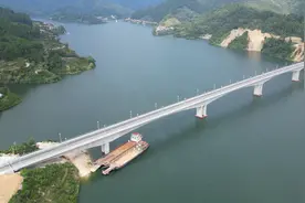 S238安化县东坪至渠江公路顺利通车图片