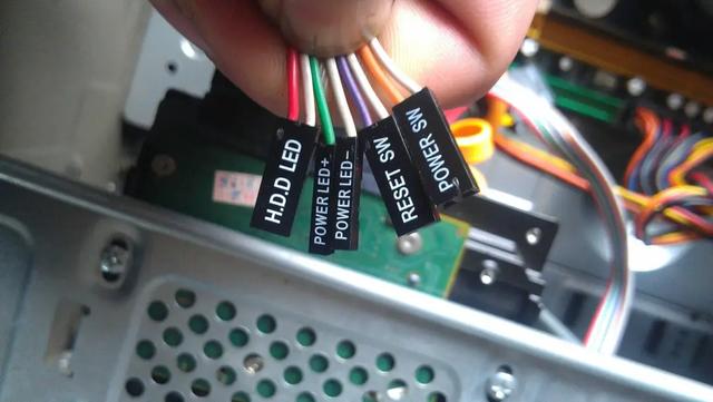 开机键坏了,电脑无法开机,着急要用,有没有什么方法可以解决