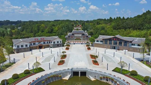 国庆长假，乐至耍法大公开！夜宿粮仓：变脸吐火、水幕电影、稻田迷宫、状元巡游全都有！