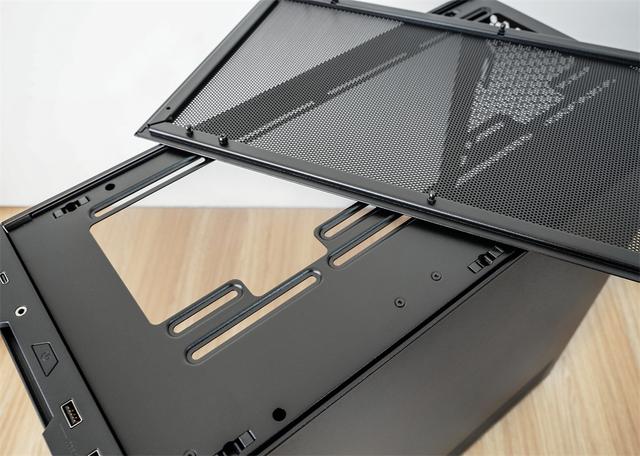 自带屏幕的主机—联力207D+9950X3D+ROG B850-F+索泰5070Ti装机
