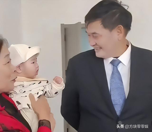 善恶到头终有报，54岁的农民歌手朱之文	，如今已走上了新的道路