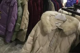 昨天弟弟穿旧羽绒服送过年礼物，我心酸不已，丈夫的决定让我泪奔图片