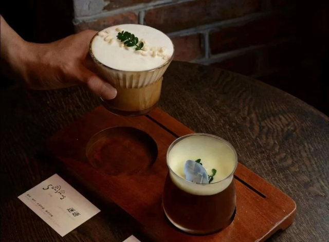 在城市中轴，漫步千年繁华，邂逅人间烟火！