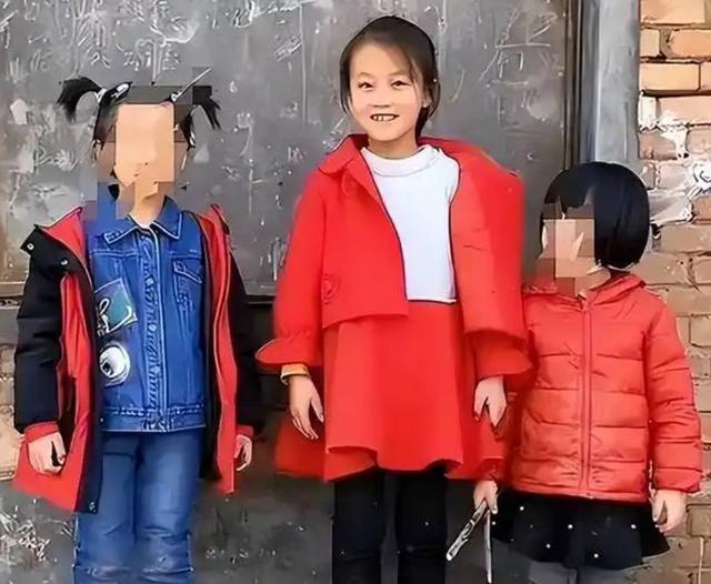 后不后悔？宁夏那个一笑成名拒绝百万签约的小女孩，现在成了这样