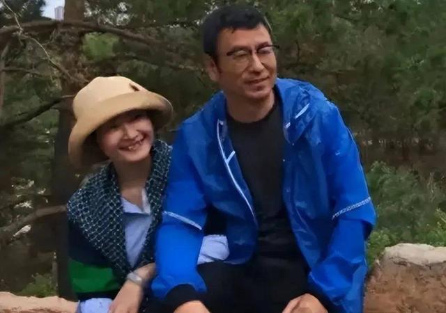 “央视一哥”白岩松，因一句话“跌落神坛”，如今57岁老到认不出
