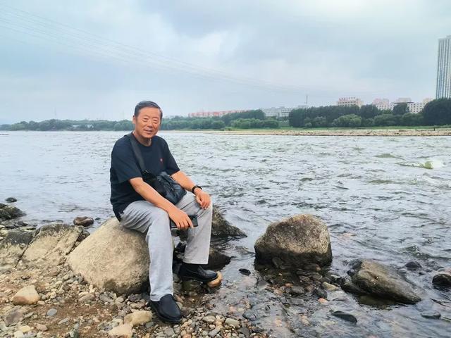 流经吉林市区的松花江