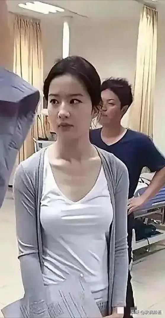 我的天！刘亦菲真人居然长这样？素颜我直接看傻了