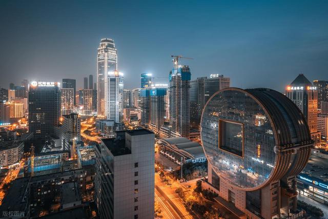 东北唯一的新一线城市，未来发展前景很广阔，更是一个旅游好去处