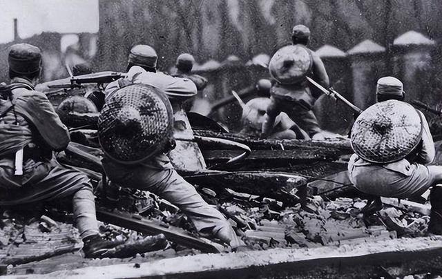 蒋介石唯独不敢动周恩来？如果动他：估计老蒋整个嫡系都得反!