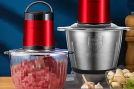 原来小吃店里“蒜水”制作这么简单！学会这些窍门，不黑不臭图片