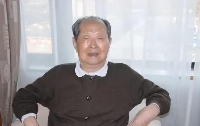 他是四川省委原书记，曾是二野名将，屡屡为地方发展做出卓越贡献