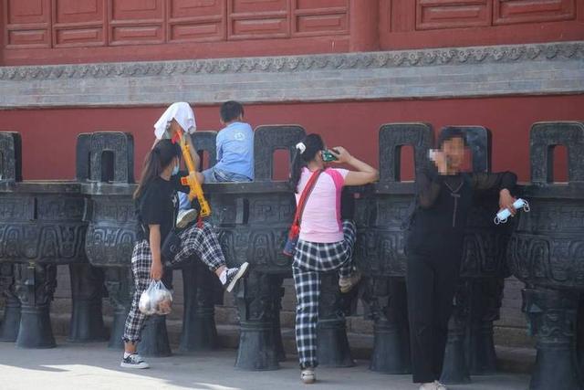 继德国之后，英国也开始贴出“中文标语”？中国游客：不能够接受