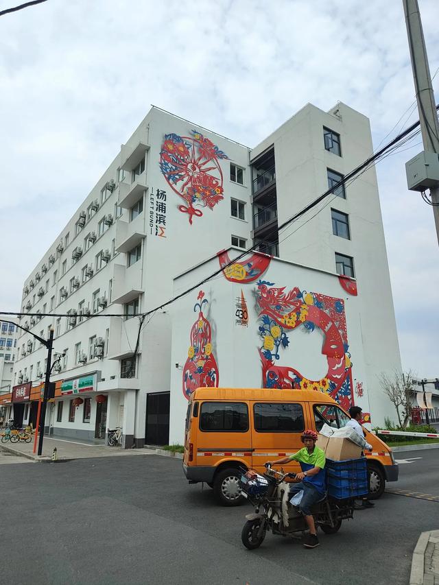 复兴岛上共青路，工业遗存赋新能