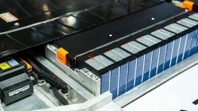 固态电池技术迎来历史性突破:韩国团队突破5伏特电压极限